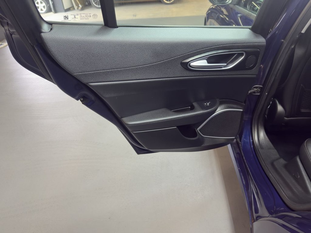 Used Alfa Romeo Giulia 2017 for sale - 76417651: Photo 31