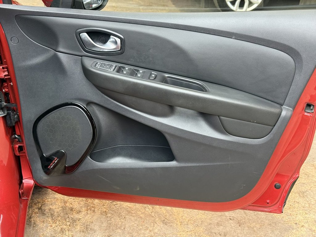 Used Renault Clio 2017 for sale - 76851050: Photo 17