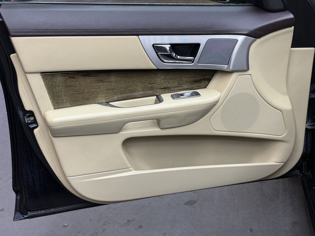 Used Jaguar XF 2012 for sale - 77193469: Photo 25