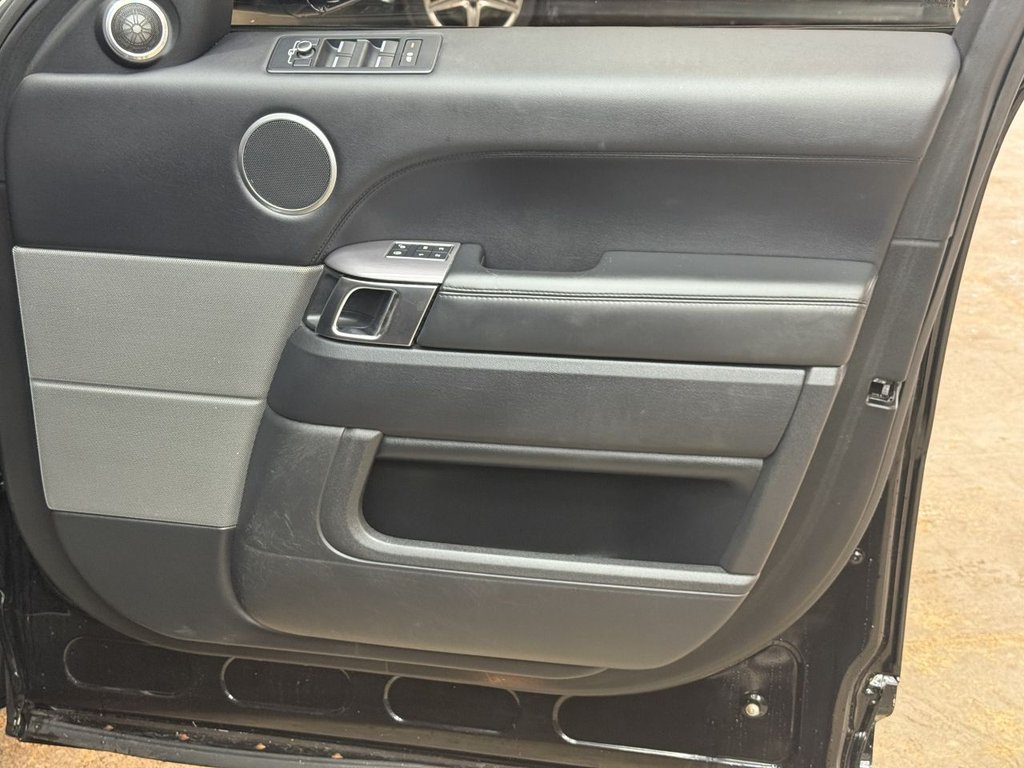 Used Land Rover Range Rover Sport 2015 for sale - 76132564: Photo 17