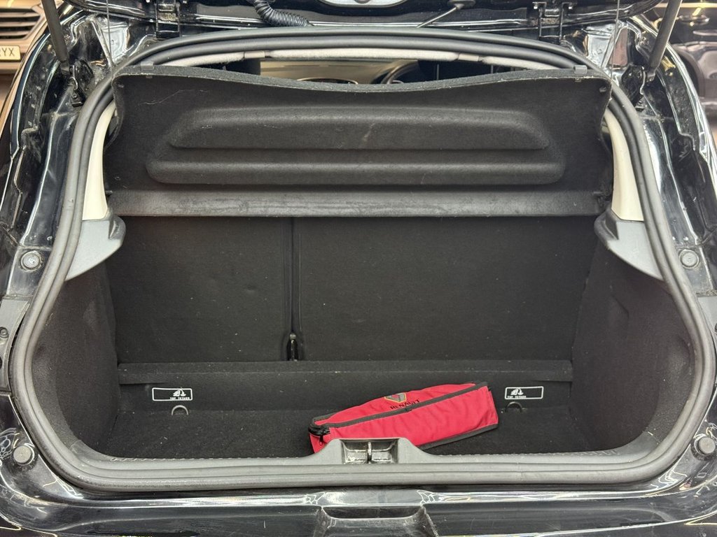 Used Renault Clio 2018 for sale - 76851037: Photo 24