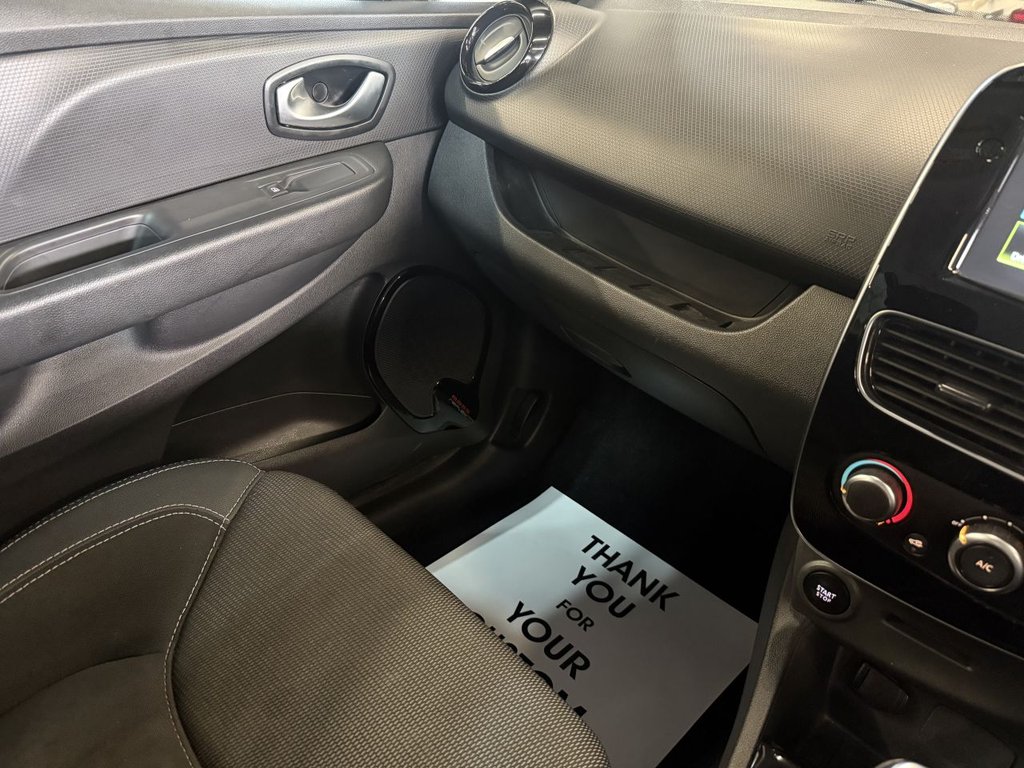 Used Renault Clio 2018 for sale - 76851037: Photo 41