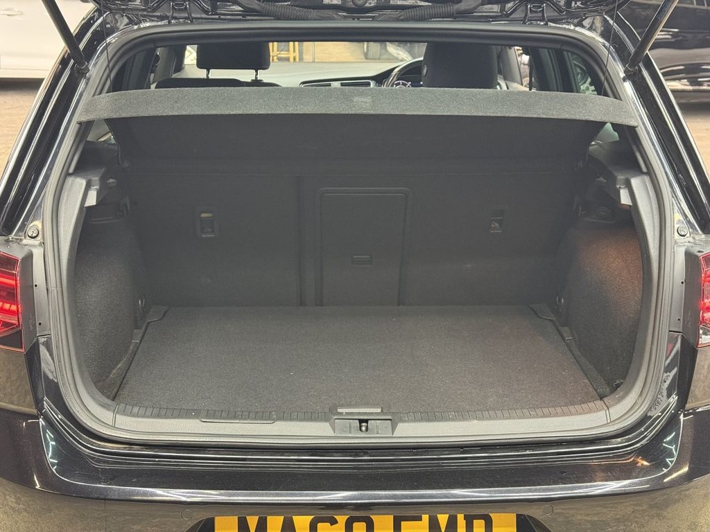 Used Volkswagen Golf 2019 for sale - 76453920: Photo 30