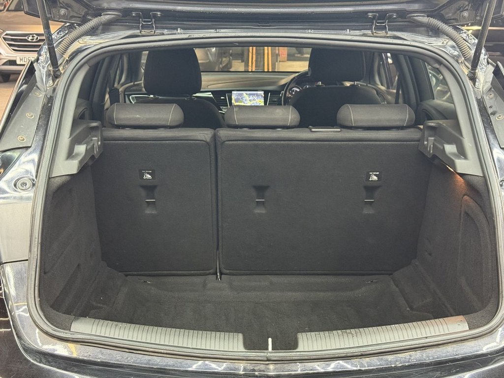 Used Vauxhall Astra 2018 for sale - 76132479: Photo 25