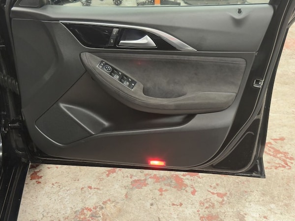 Used Infiniti Q30 2017 for sale - 74830576: Photo 32