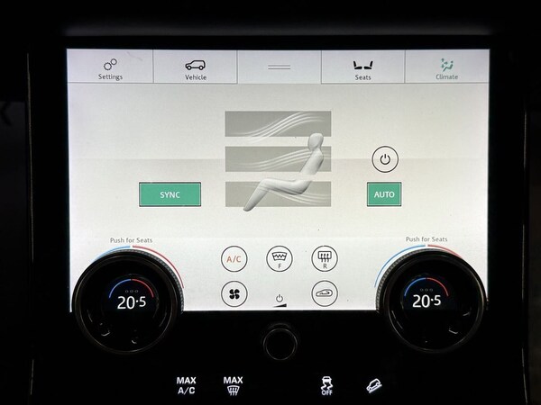 Used Land Rover Range Rover Velar 2018 for sale - 74830575: Photo 21