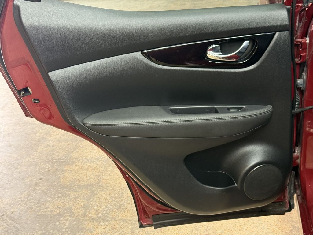 Used Nissan Qashqai 2015 for sale - 76454058: Photo 24