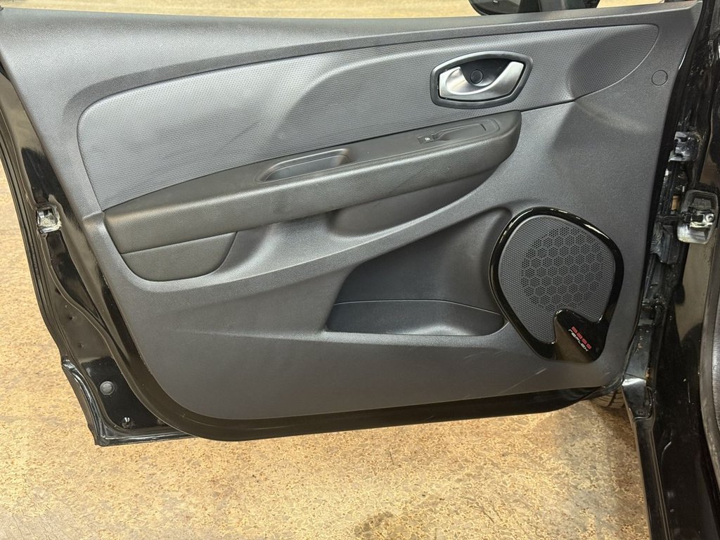 Used Renault Clio 2018 for sale - 76154552: Photo 21