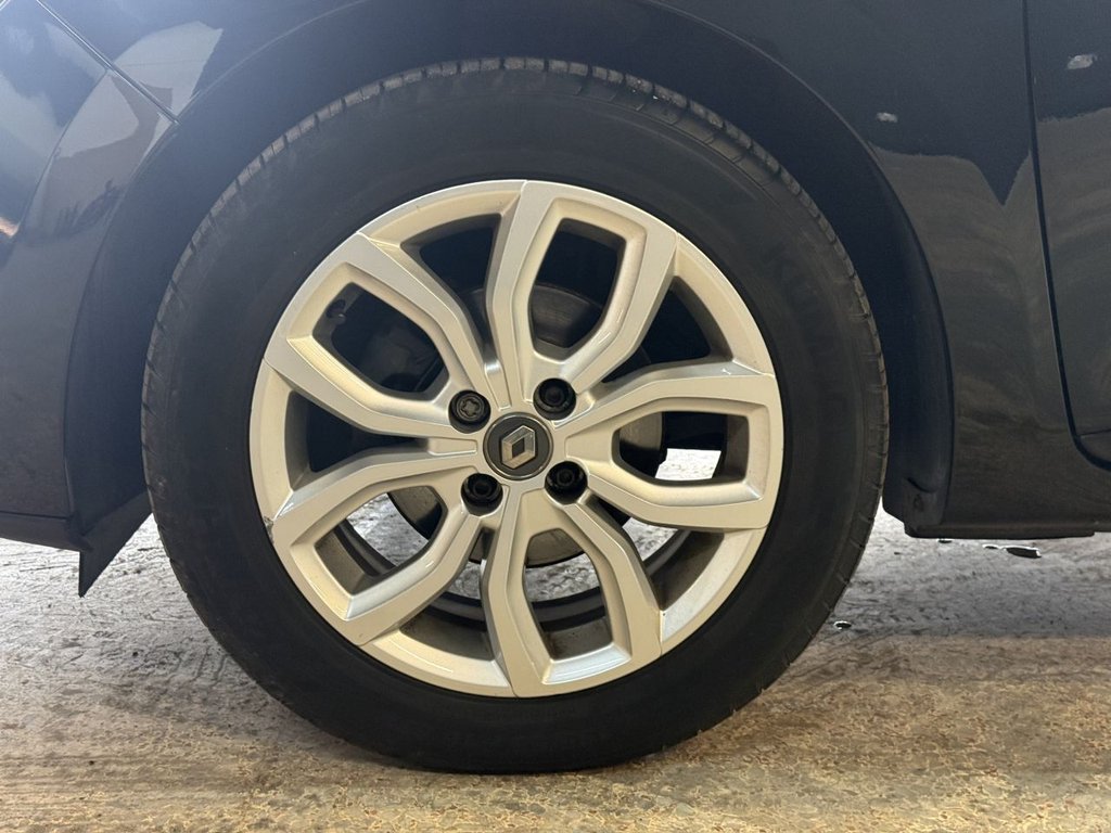 Used Renault Clio 2018 for sale - 76154552: Photo 38