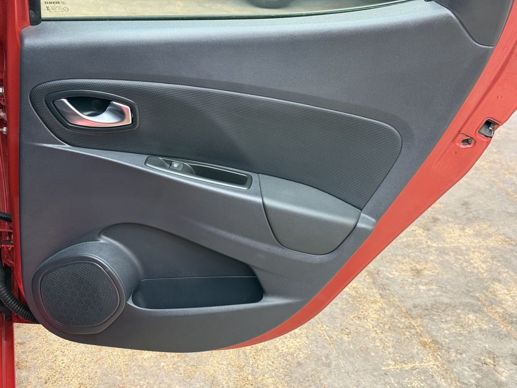 Used Renault Clio 2017 for sale - 76147874: Photo 19