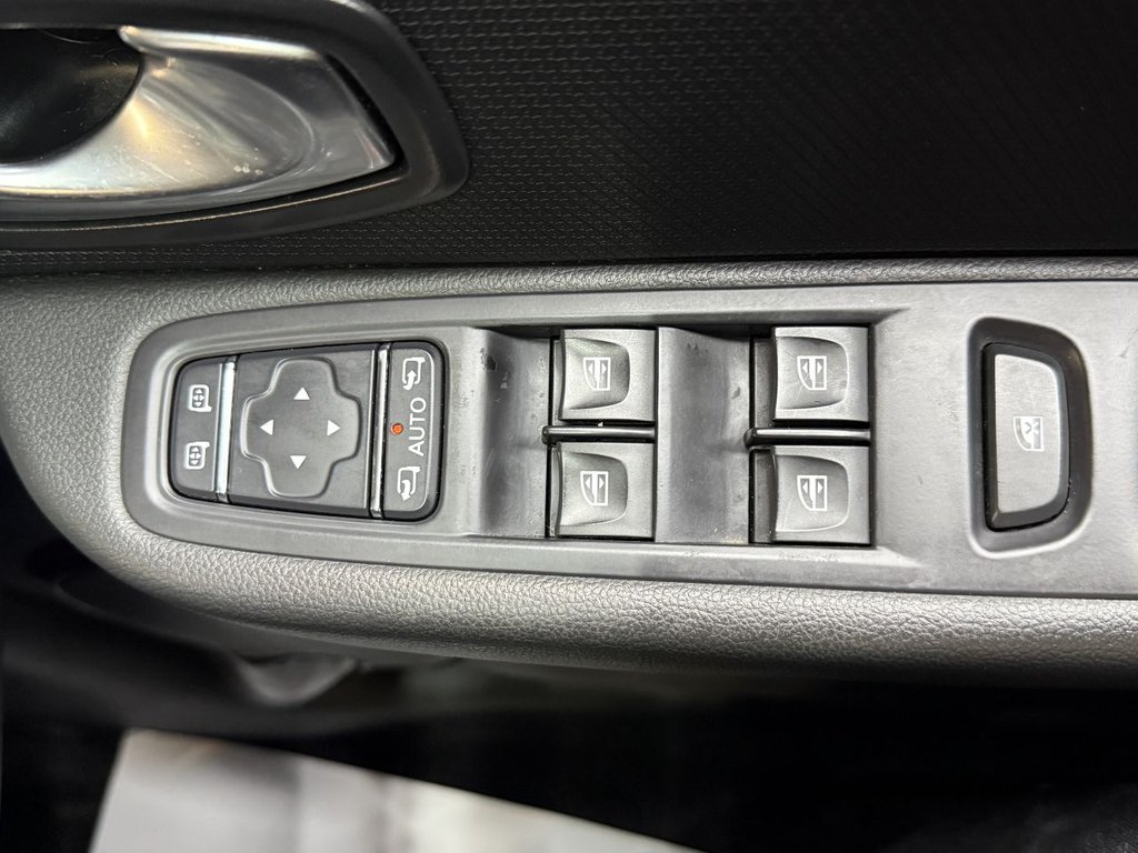 Used Renault Clio 2017 for sale - 76147874: Photo 43