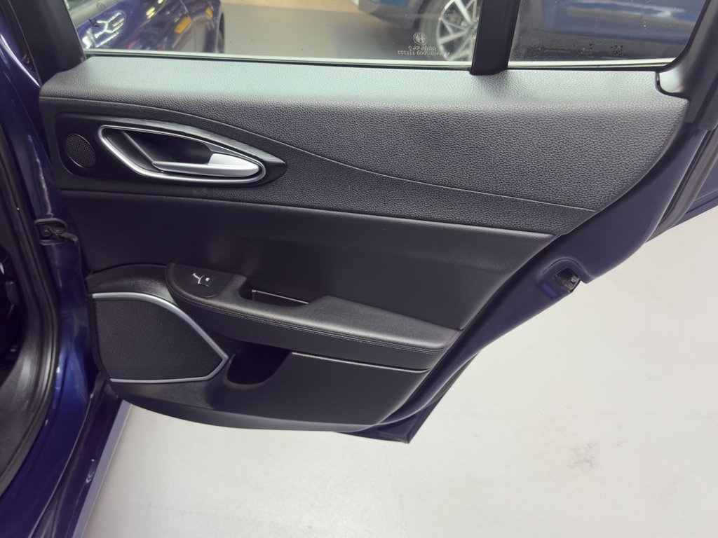 Used Alfa Romeo Giulia 2017 for sale - 76751335: Photo 29