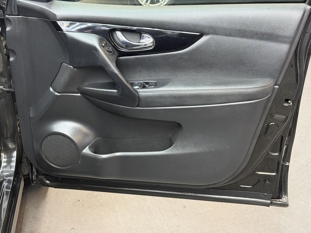 Used Nissan Qashqai 2015 for sale - 76851031: Photo 17