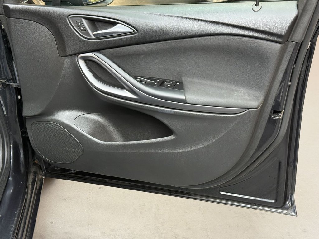 Used Vauxhall Astra 2015 for sale - 77193515: Photo 32