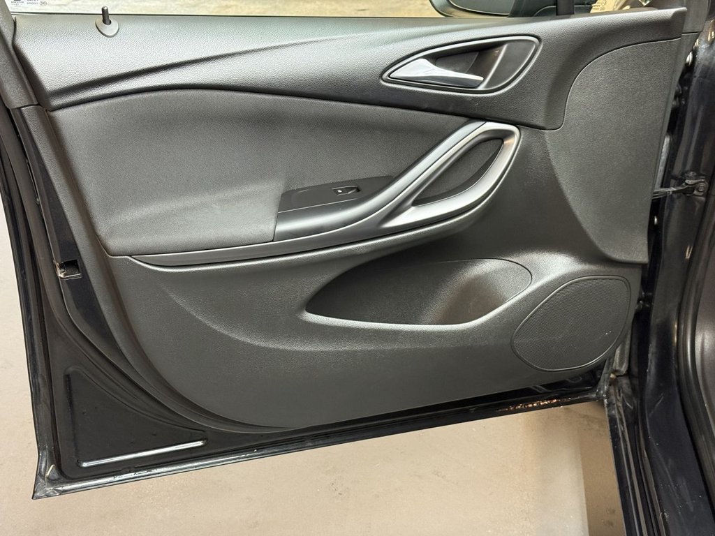 Used Vauxhall Astra 2015 for sale - 77193515: Photo 38