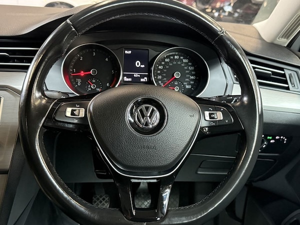 Used Volkswagen Passat 2015 for sale - 76315700: Photo 12