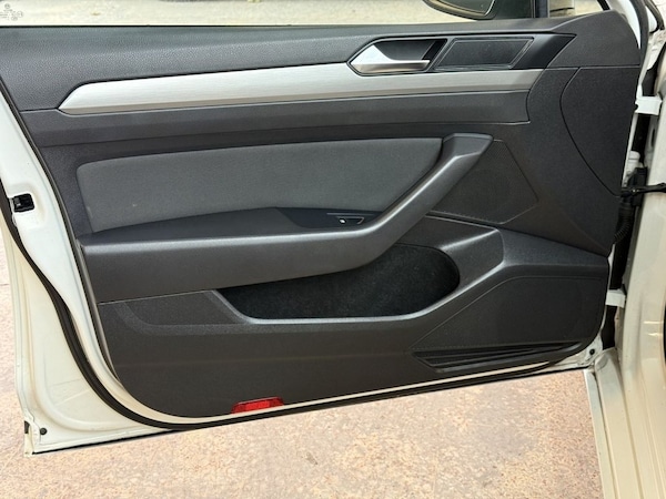 Used Volkswagen Passat 2015 for sale - 76315700: Photo 20
