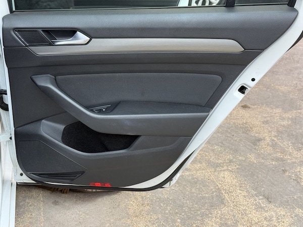 Used Volkswagen Passat 2015 for sale - 76315700: Photo 24