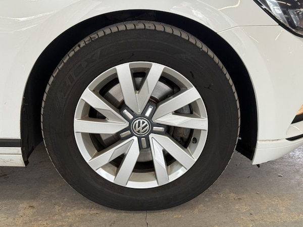 Used Volkswagen Passat 2015 for sale - 76315700: Photo 42