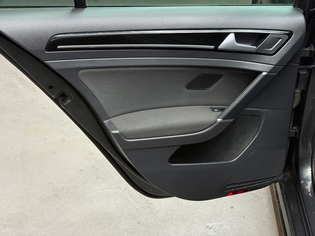 Used Volkswagen Golf 2016 for sale - 76910080: Photo 23