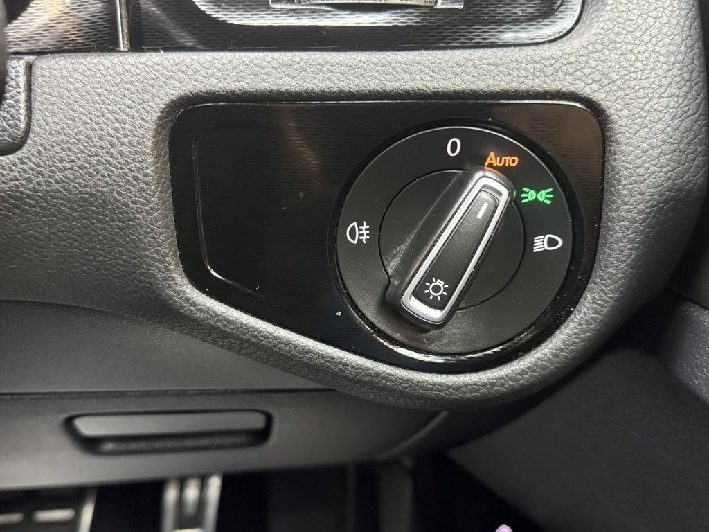 Used Volkswagen Golf 2016 for sale - 76910080: Photo 37