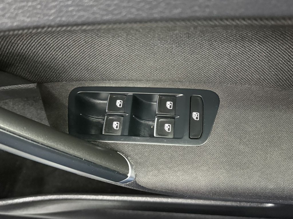 Used Volkswagen Golf 2016 for sale - 76910080: Photo 38