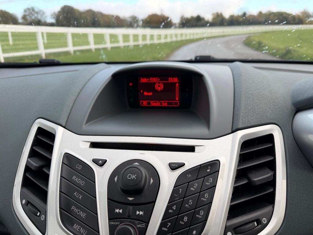 Used Ford Fiesta 2011 for sale - 76454797: Photo 19