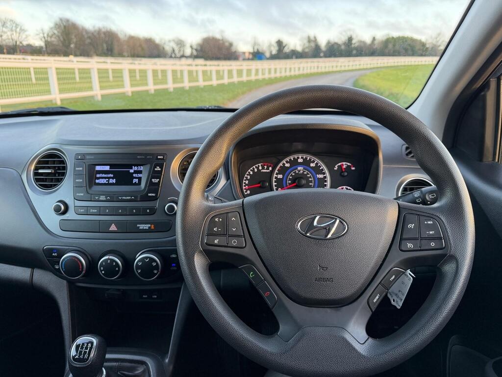 Used Hyundai i10 2017 for sale - 77221073: Photo 26