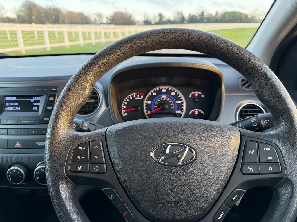 Used Hyundai i10 2017 for sale - 77221073: Photo 27