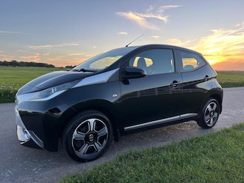Used Toyota AYGO 2015 for sale - 76187298: Photo 2