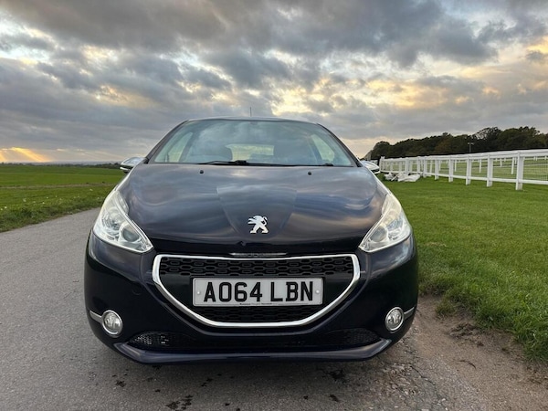 Used Peugeot 208 2014 for sale - 76185913: Photo 12