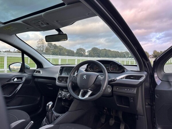 Used Peugeot 208 2014 for sale - 76185913: Photo 15