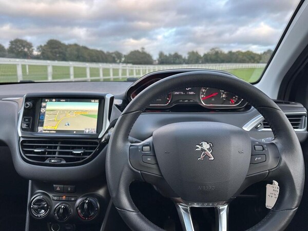 Used Peugeot 208 2014 for sale - 76185913: Photo 16