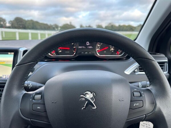Used Peugeot 208 2014 for sale - 76185913: Photo 17