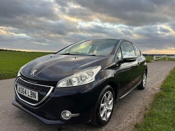 Peugeot - 208
