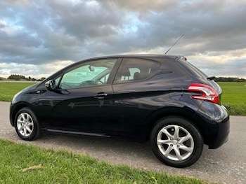 Used Peugeot 208 2014 for sale - 76185913: Photo 4