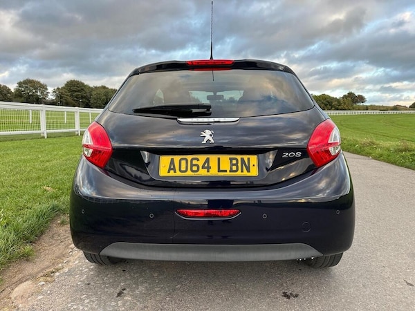 Used Peugeot 208 2014 for sale - 76185913: Photo 6