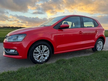 Used Volkswagen Polo 2014 for sale - 76940510: Photo