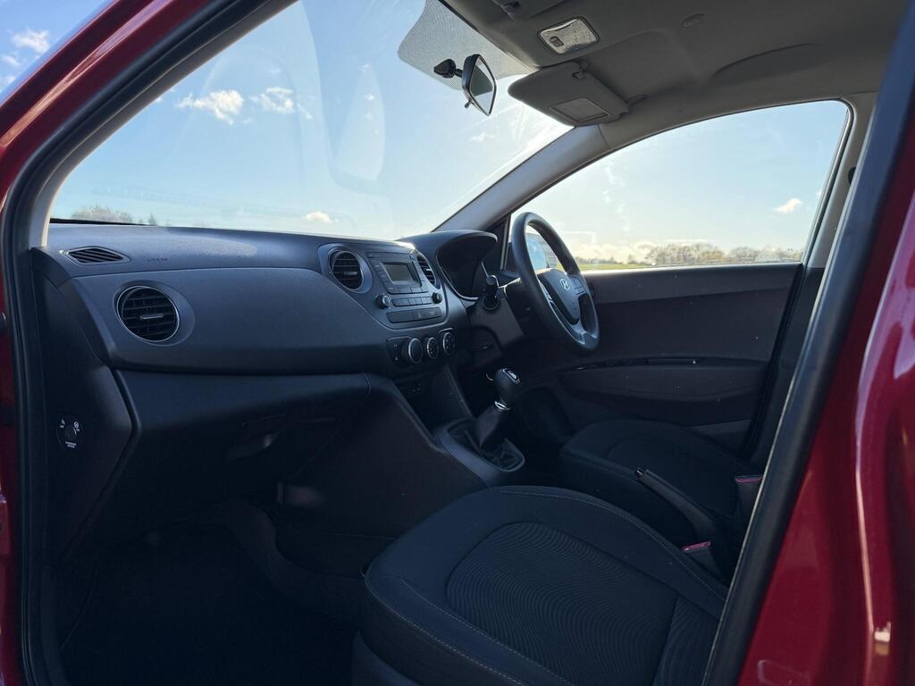 Used Hyundai i10 2018 for sale - 76864080: Photo 20