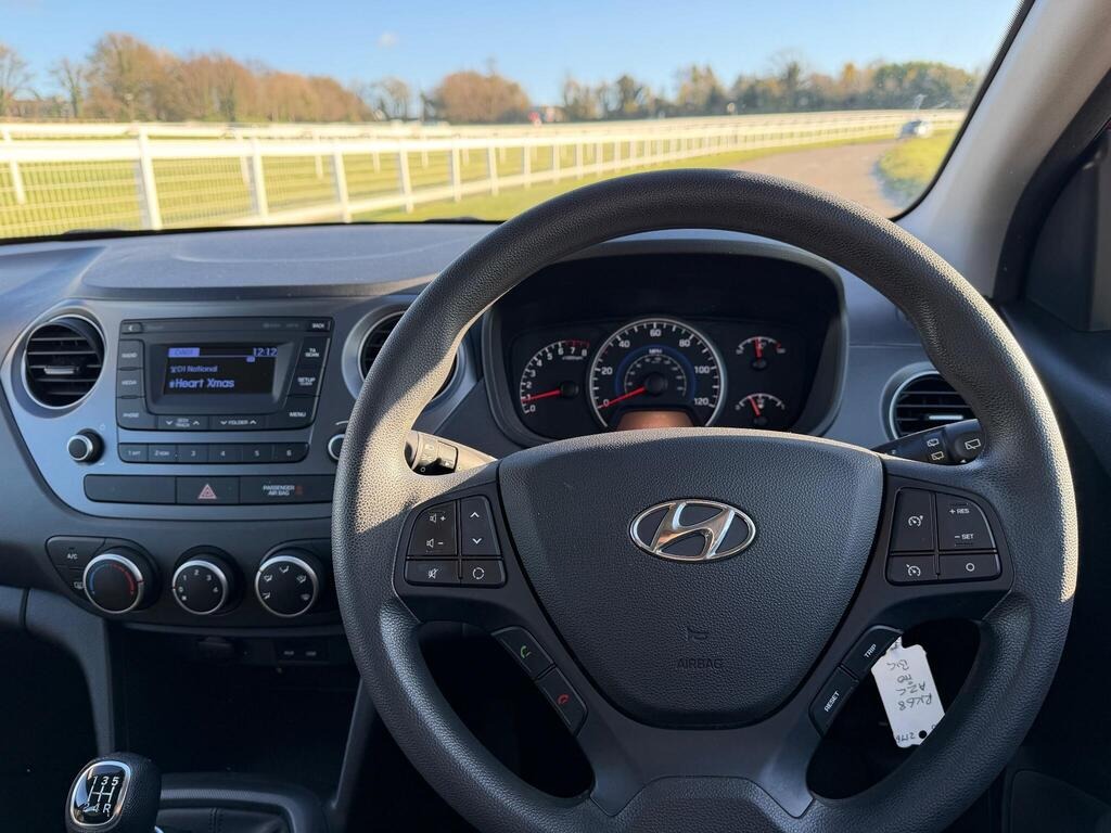 Used Hyundai i10 2018 for sale - 76864080: Photo 24