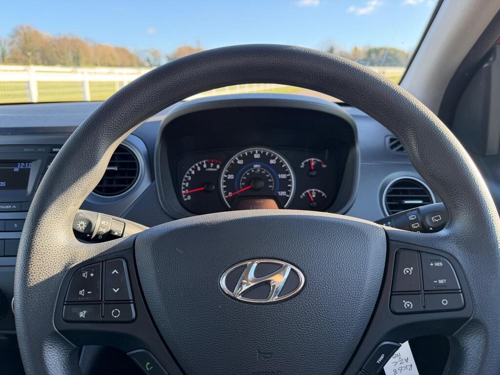 Used Hyundai i10 2018 for sale - 76864080: Photo 25