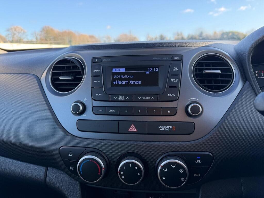 Used Hyundai i10 2018 for sale - 76864080: Photo 27