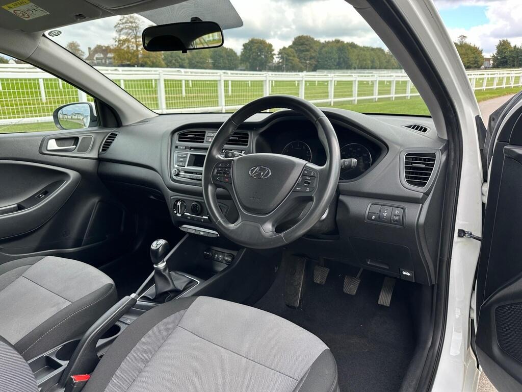 Used Hyundai i20 2015 for sale - 76171350: Photo 15