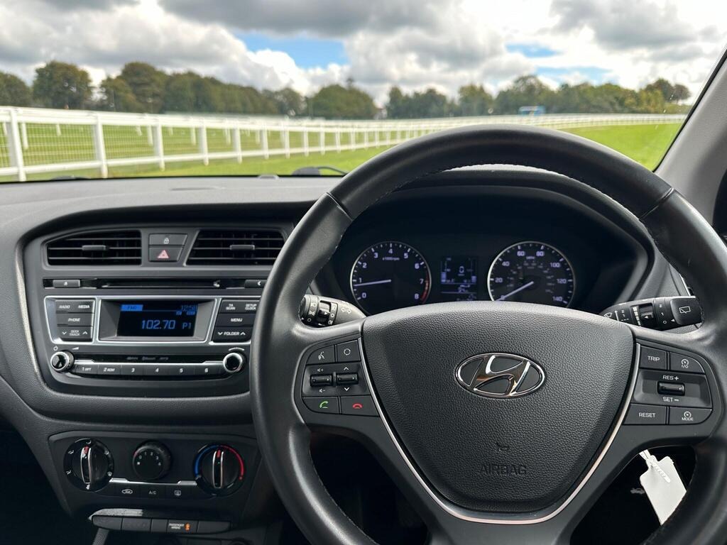 Used Hyundai i20 2015 for sale - 76171350: Photo 16