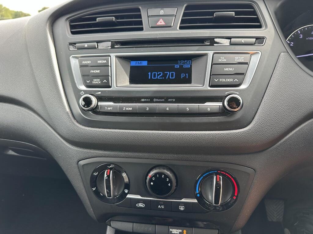 Used Hyundai i20 2015 for sale - 76171350: Photo 18