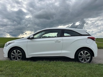 Used Hyundai i20 2015 for sale - 76171350: Photo 3