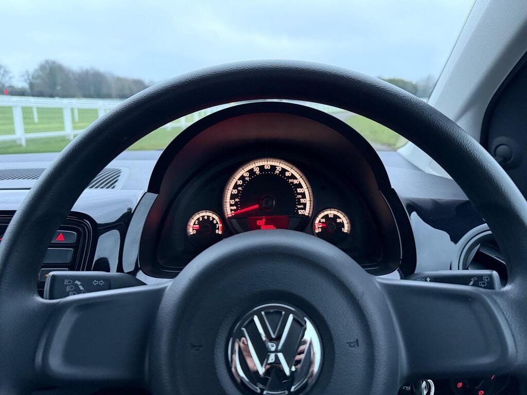 Used Volkswagen up! 2015 for sale - 77221059: Photo 30