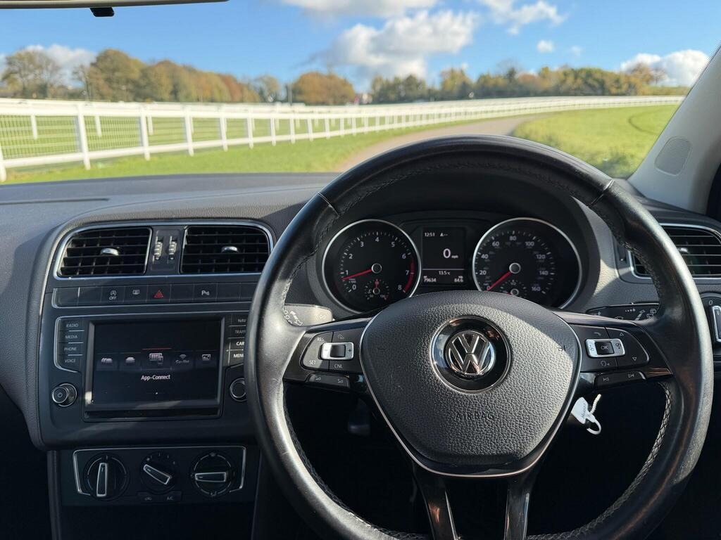 Used Volkswagen Polo 2015 for sale - 76471319: Photo 19