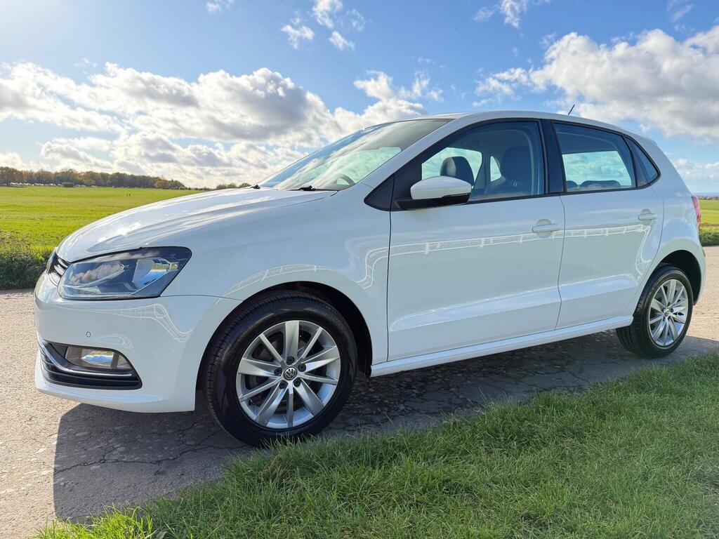 Used Volkswagen Polo 2015 for sale - 76471319: Photo 2