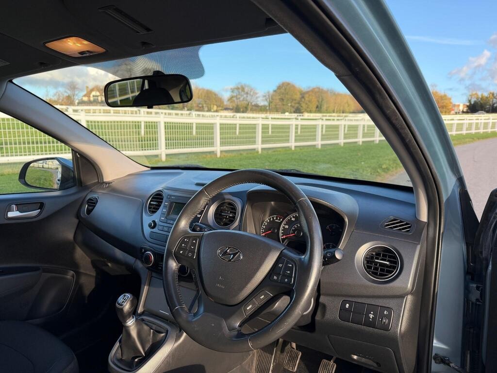 Used Hyundai i10 2017 for sale - 76960259: Photo 17